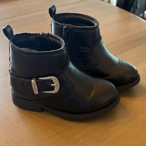 Girls 7T Carters Black Ankle Boots with Silver Buckle - Very Good condition